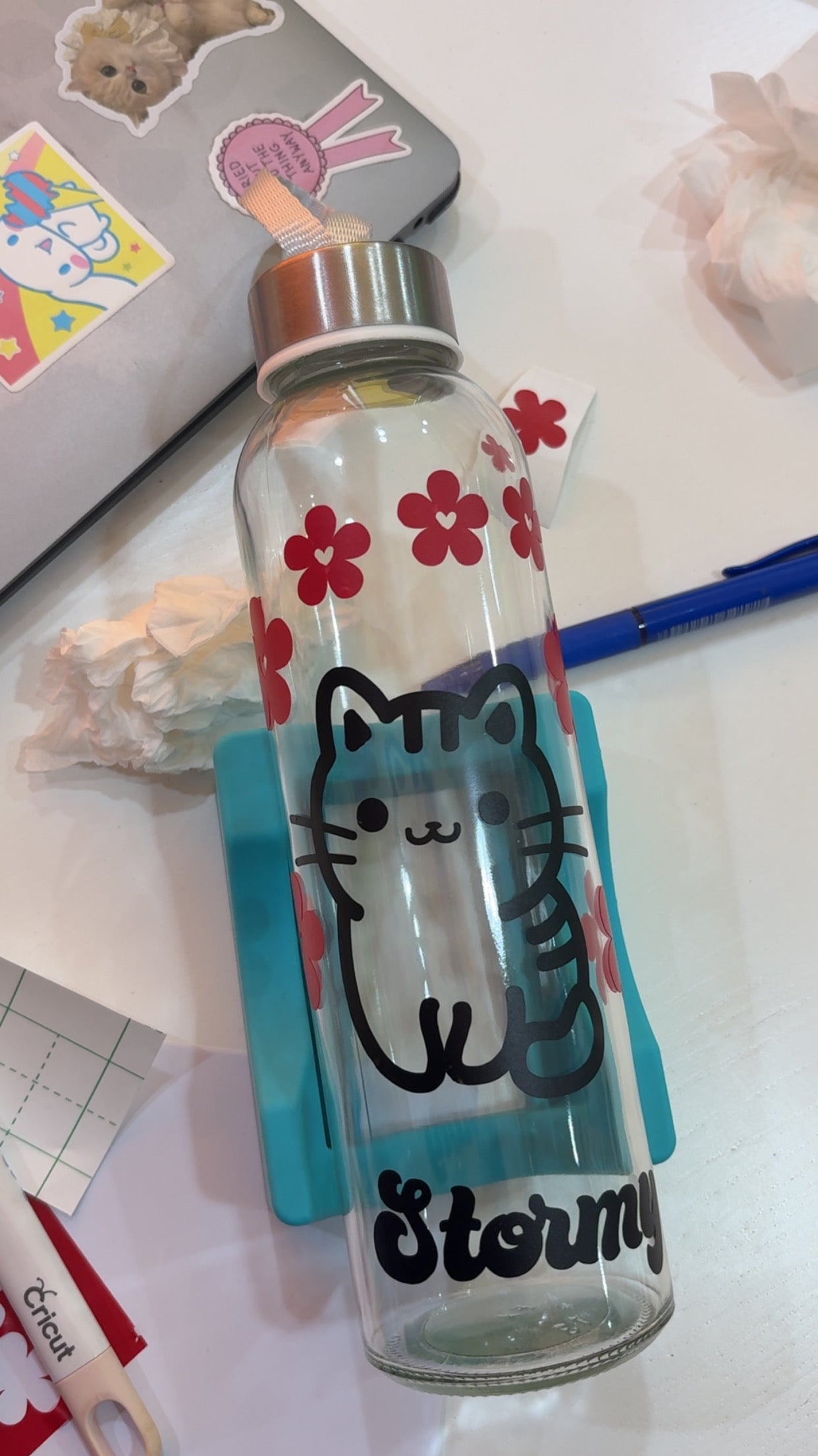 Customizable vinyl water bottle